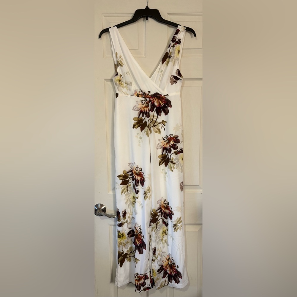 Hope and Ivy Cream Floral Jumpsuit Size 10